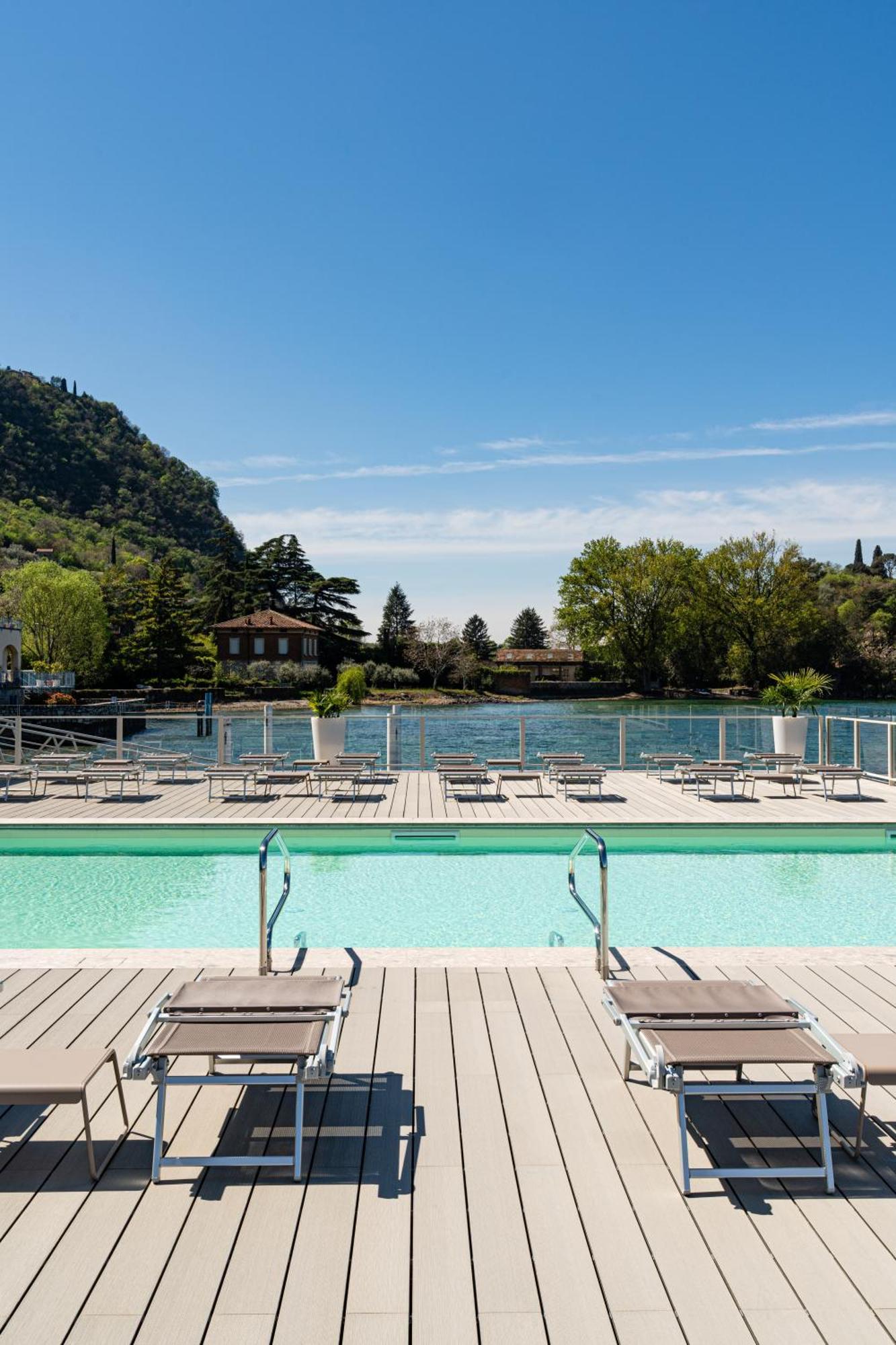 Araba Fenice Hotel Исео Экстерьер фото
